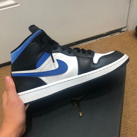 Jordan 1 Mid - Picture 7 of 8